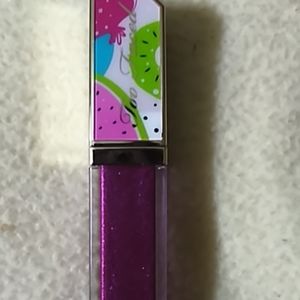Too Faced lipgloss In Plum Crazy !